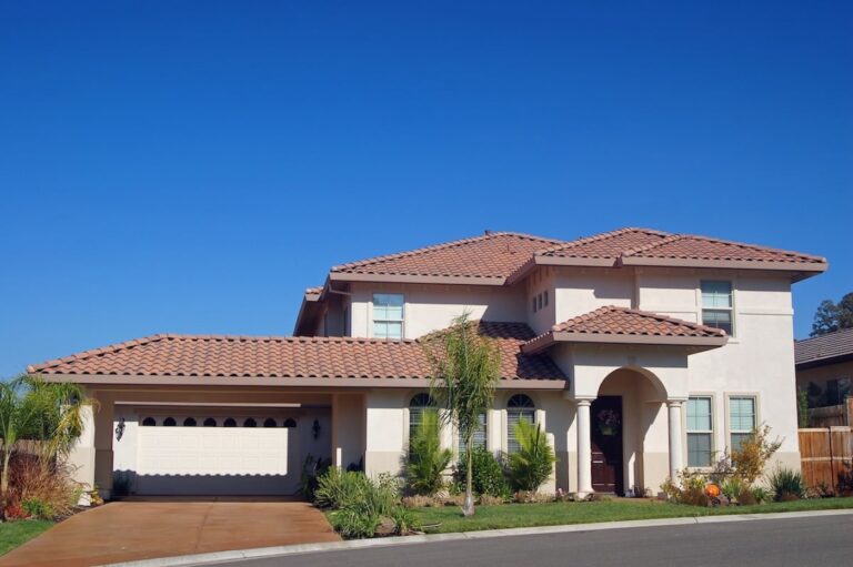 tile-roofing-garage