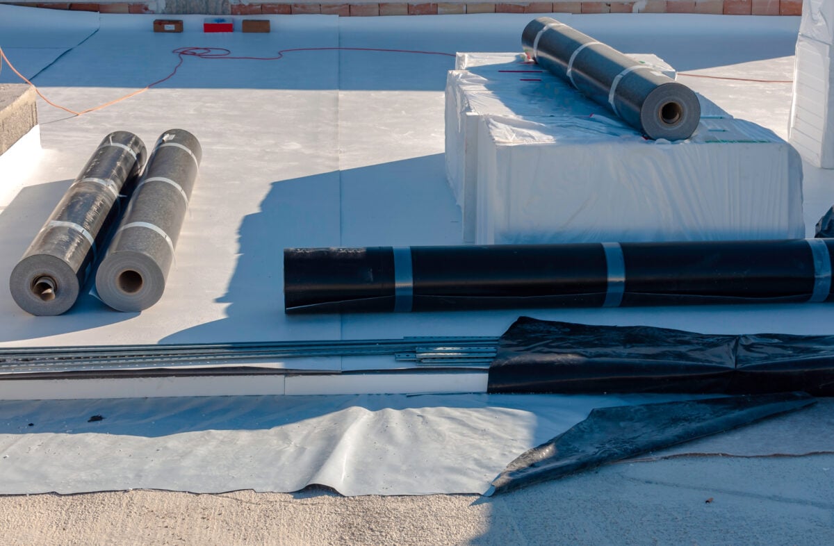 low slope roofing stratigraphy of the materials to waterproof a terrace in a new building with the following products: 4 mm PVC, polystyrene, non-woven fabric and 2 mm polyethylene